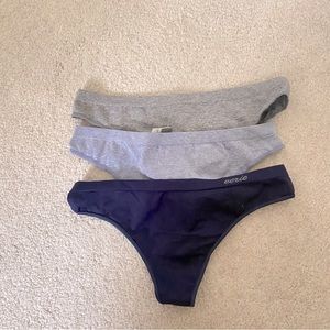 Aerie thong bundle